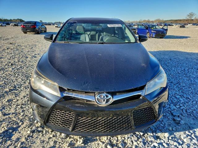 Toyota Camry Le Image 2