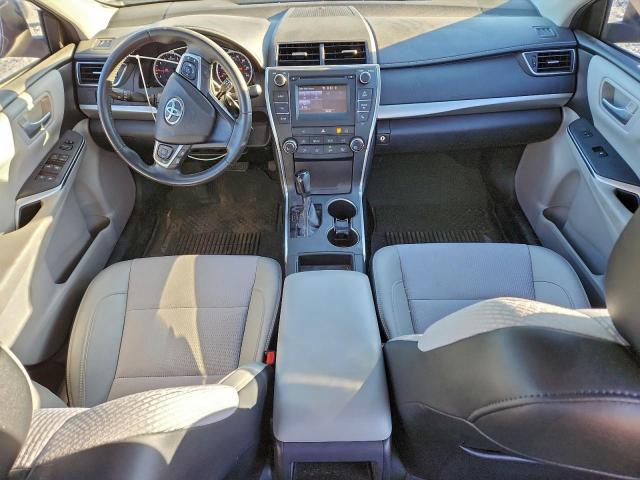 Toyota Camry Le Image 8