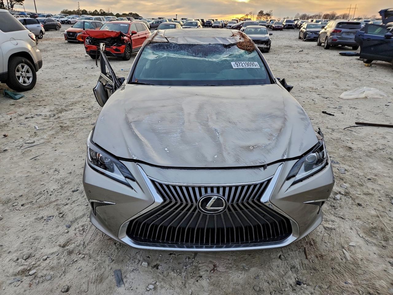 Lexus Es 350 Base Image 9