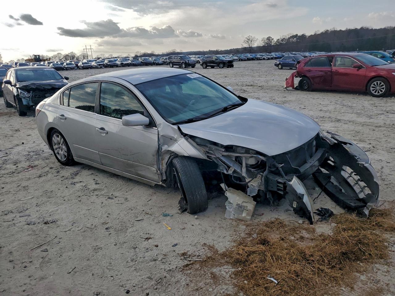 Nissan Altima Base Image 6