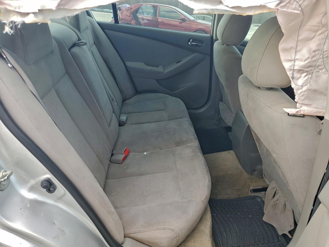 Nissan Altima Base Image 12