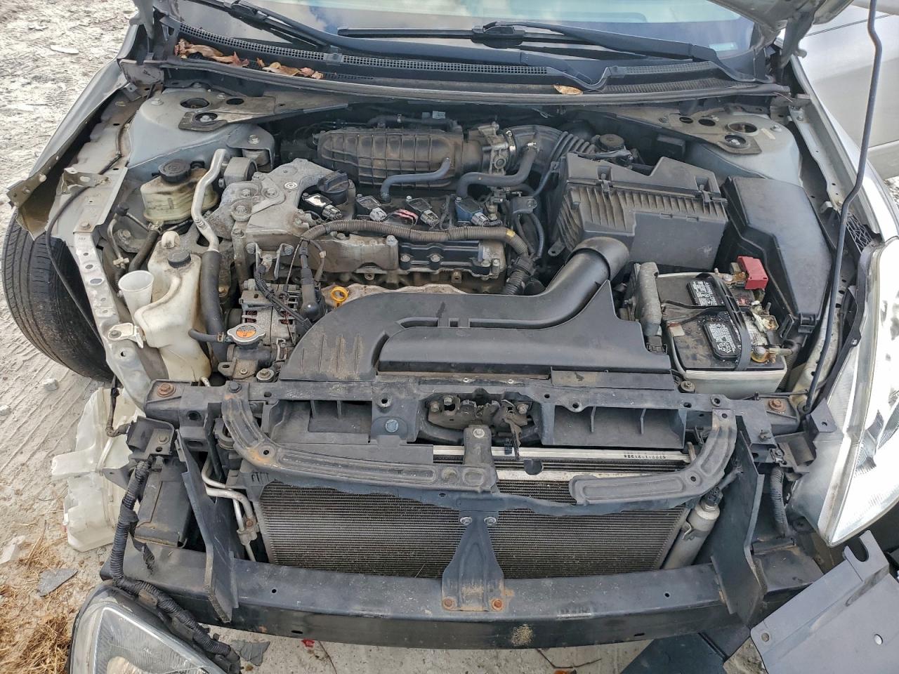 Nissan Altima Base Image 10