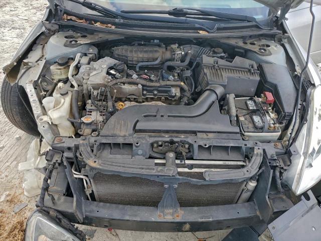 Nissan Altima Base Image 10