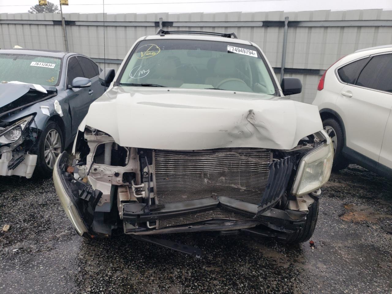 Mercury Mariner Image 2