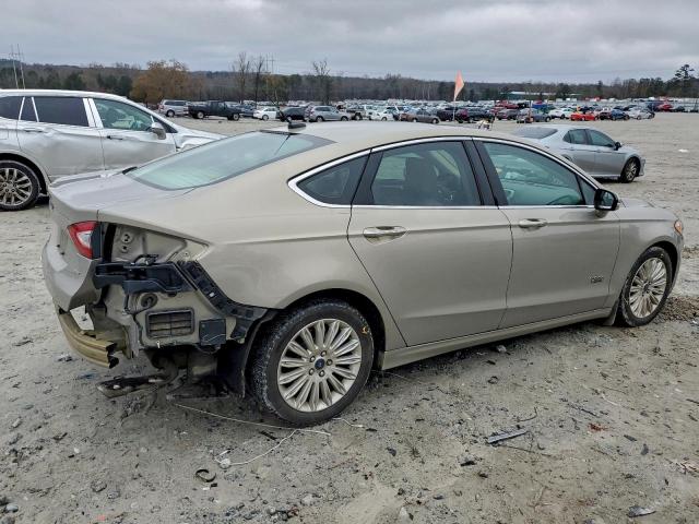 Ford Fusion Se Phev Image 6