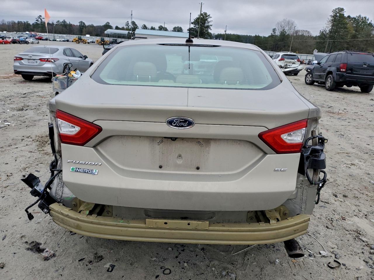 Ford Fusion Se Phev Image 2