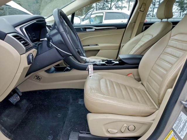 Ford Fusion Se Phev Image 4