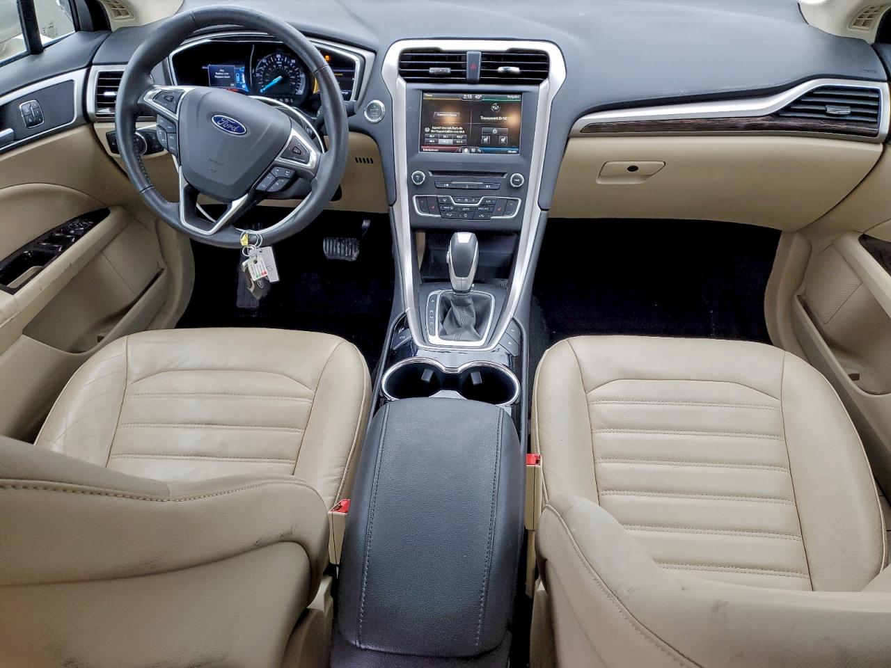 Ford Fusion Se Phev Image 9