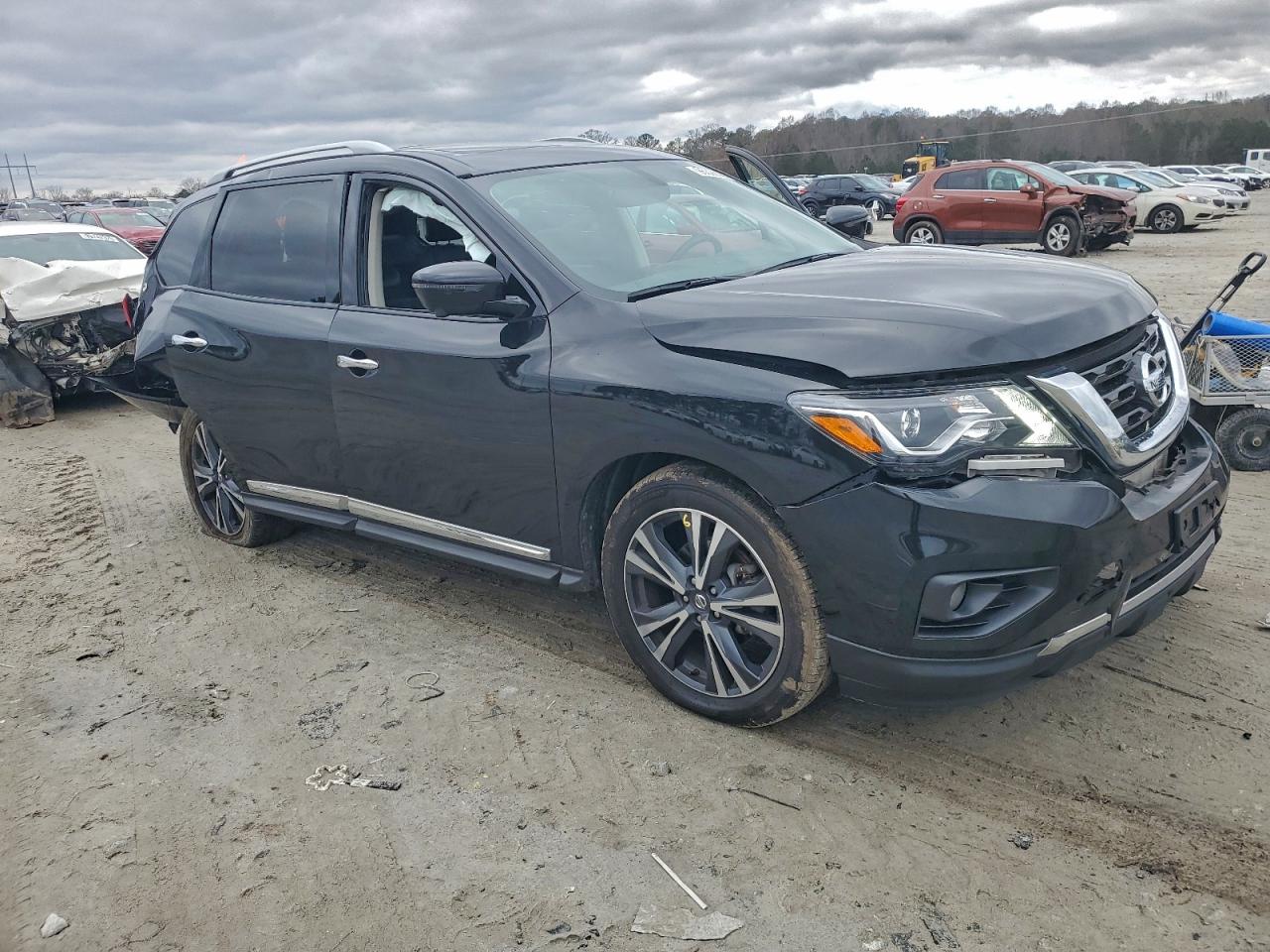 Nissan Pathfinder Platinum Image 7