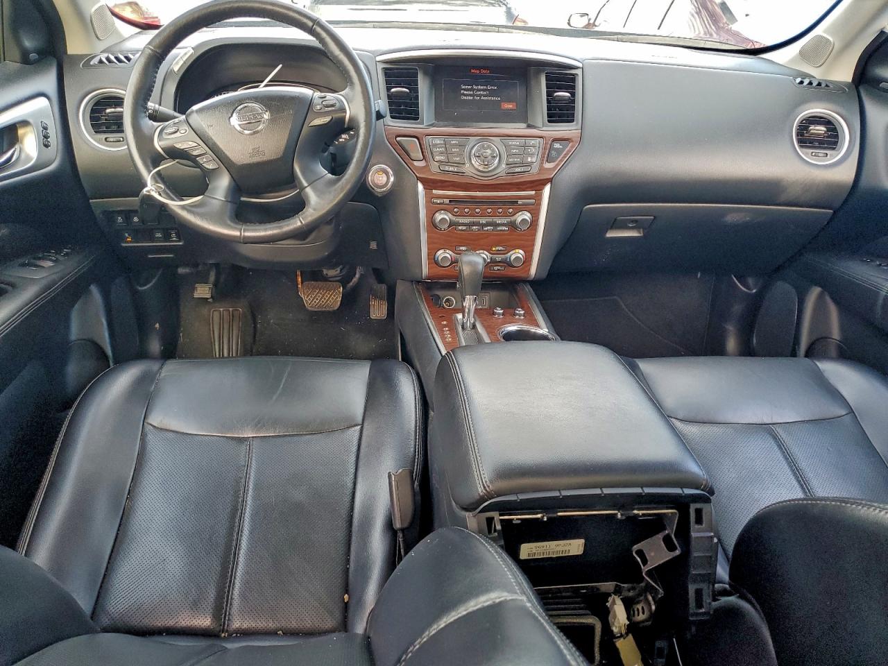 Nissan Pathfinder Platinum Image 10