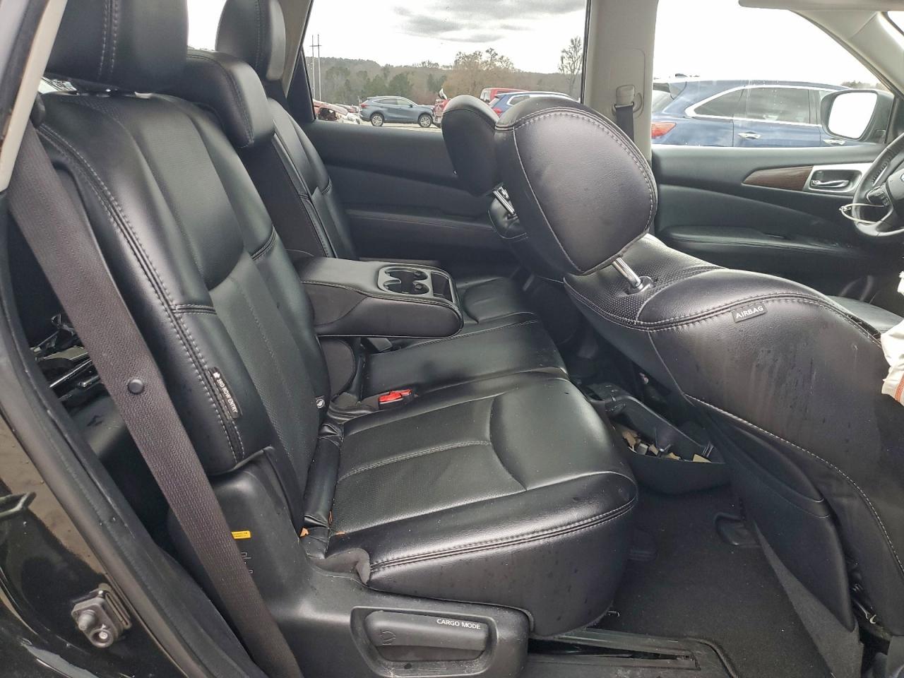 Nissan Pathfinder Platinum Image 9