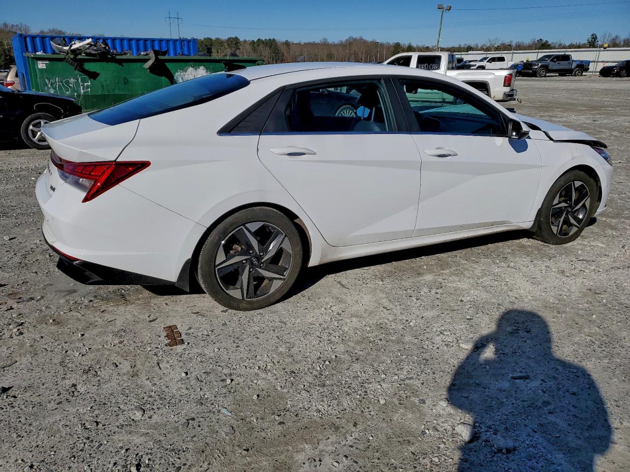 Hyundai ELANTRA Limited Image 3