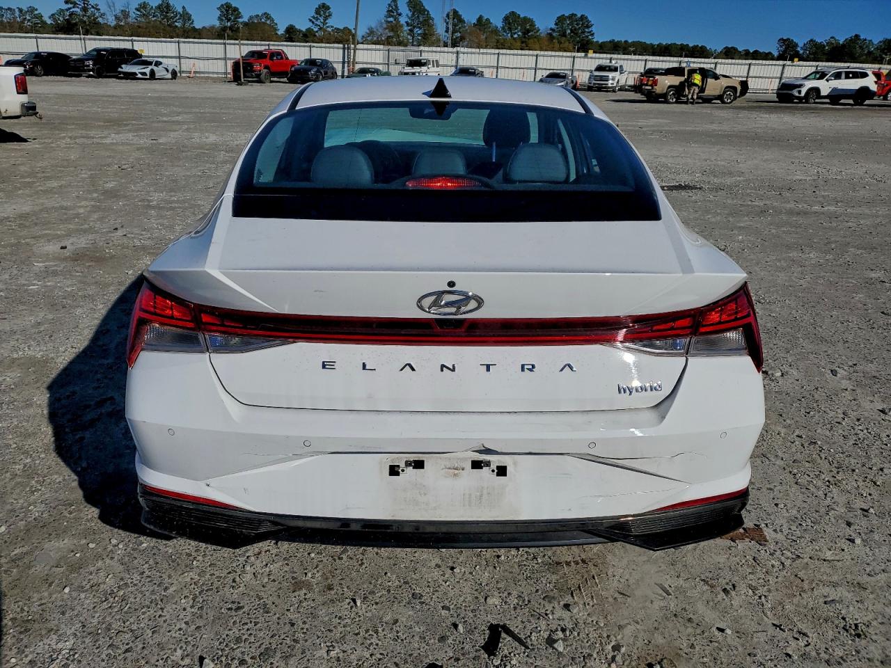 Hyundai ELANTRA Limited Image 8