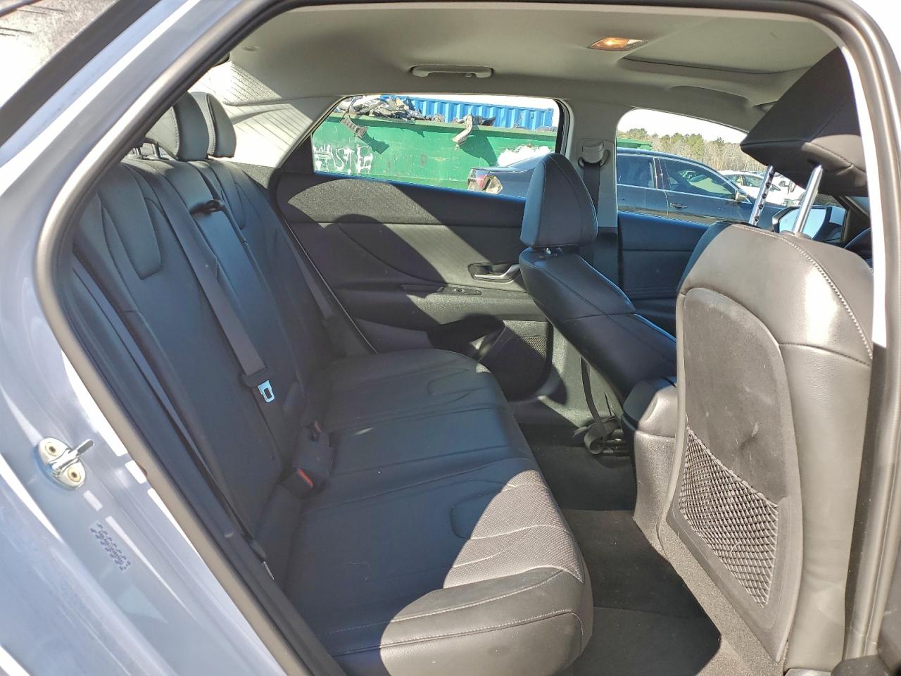 Hyundai ELANTRA Limited Image 10