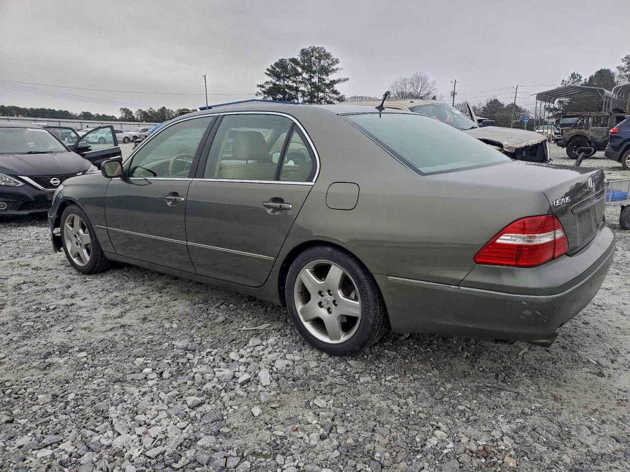 Lexus LS 430 Image 2