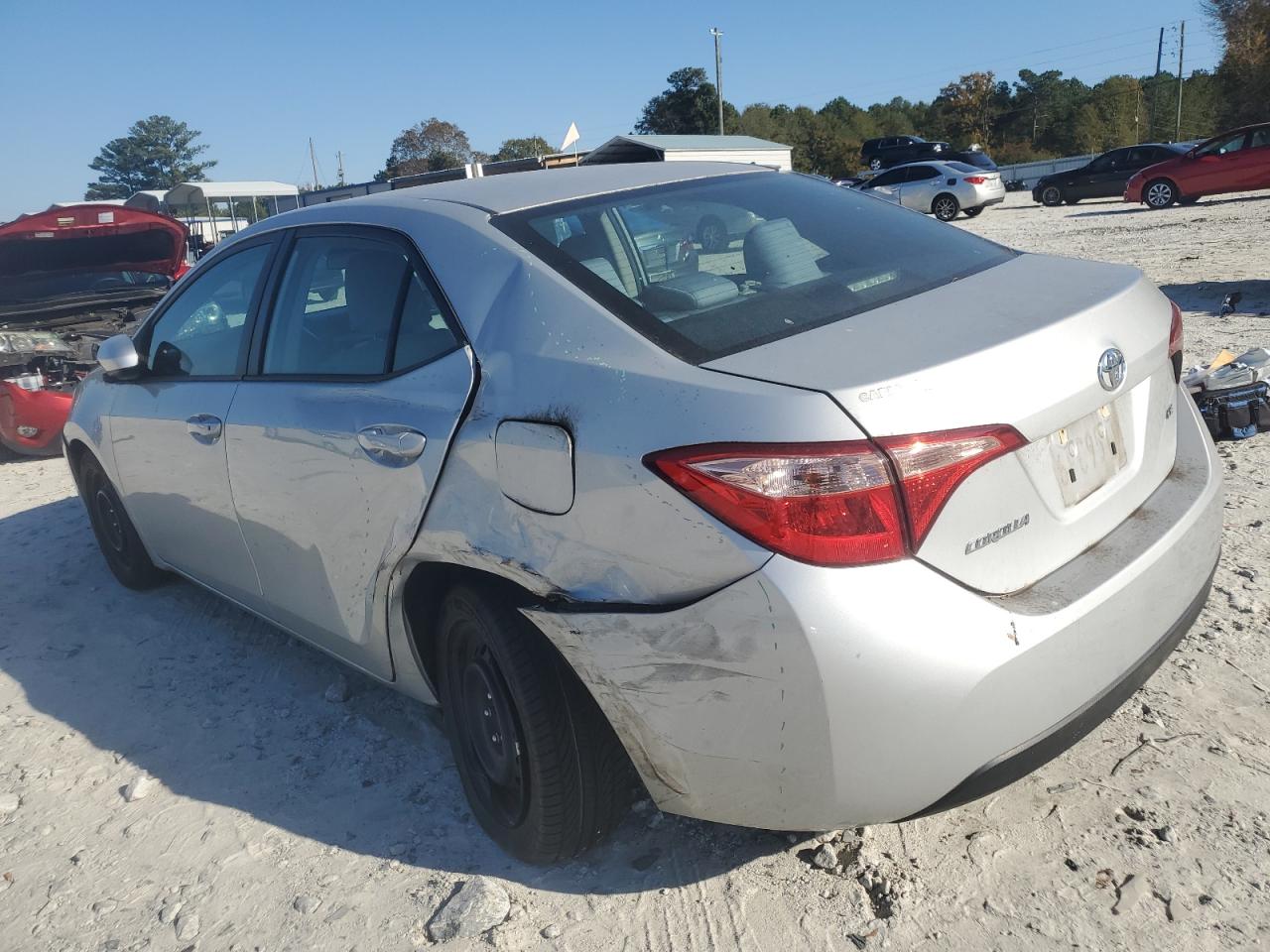 Toyota Corolla L Image 4