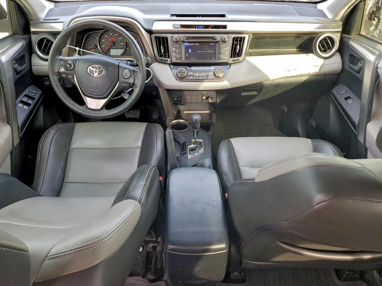 Toyota RAV4 Xle Image 10