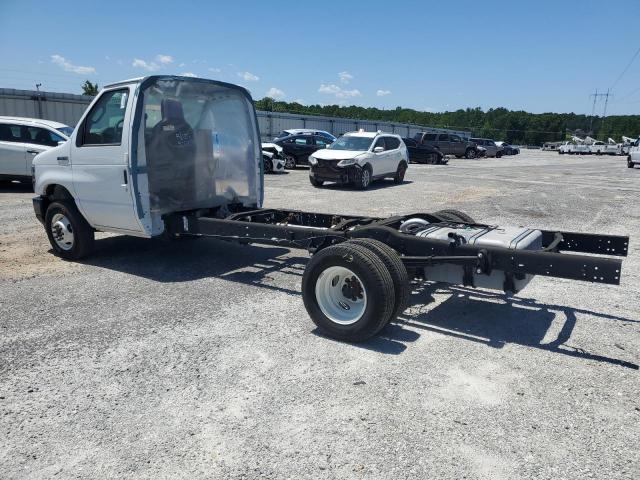 Ford Econoline E450 Super Duty Cutaway Van Image 6