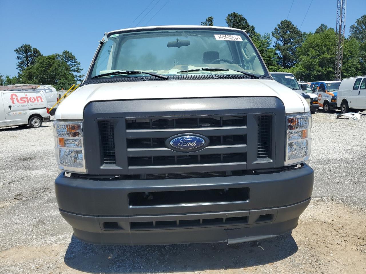 Ford Econoline E450 Super Duty Cutaway Van Image 2