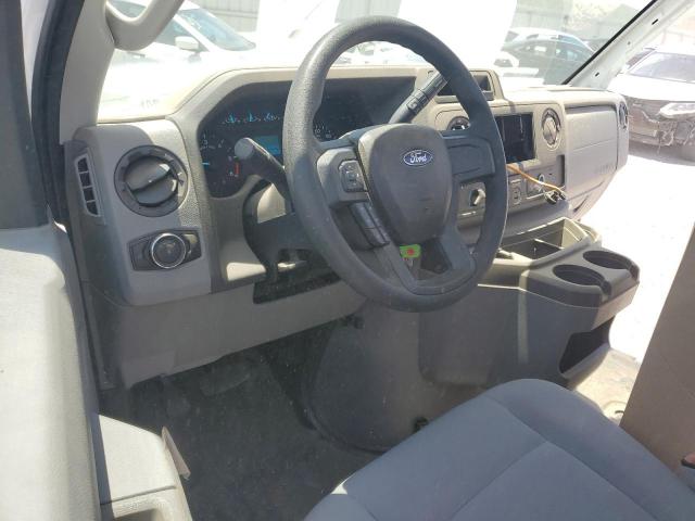 Ford Econoline E450 Super Duty Cutaway Van Image 10