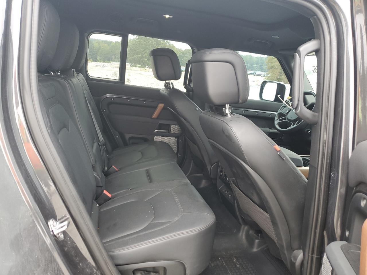 Land Rover Defender 130 X Image 10