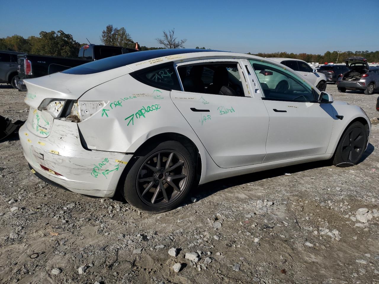 Tesla Model 3 Image 4