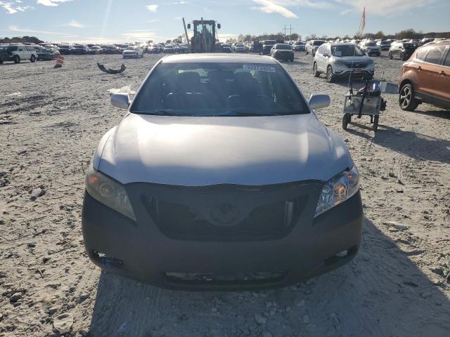 Toyota Camry Se Image 12