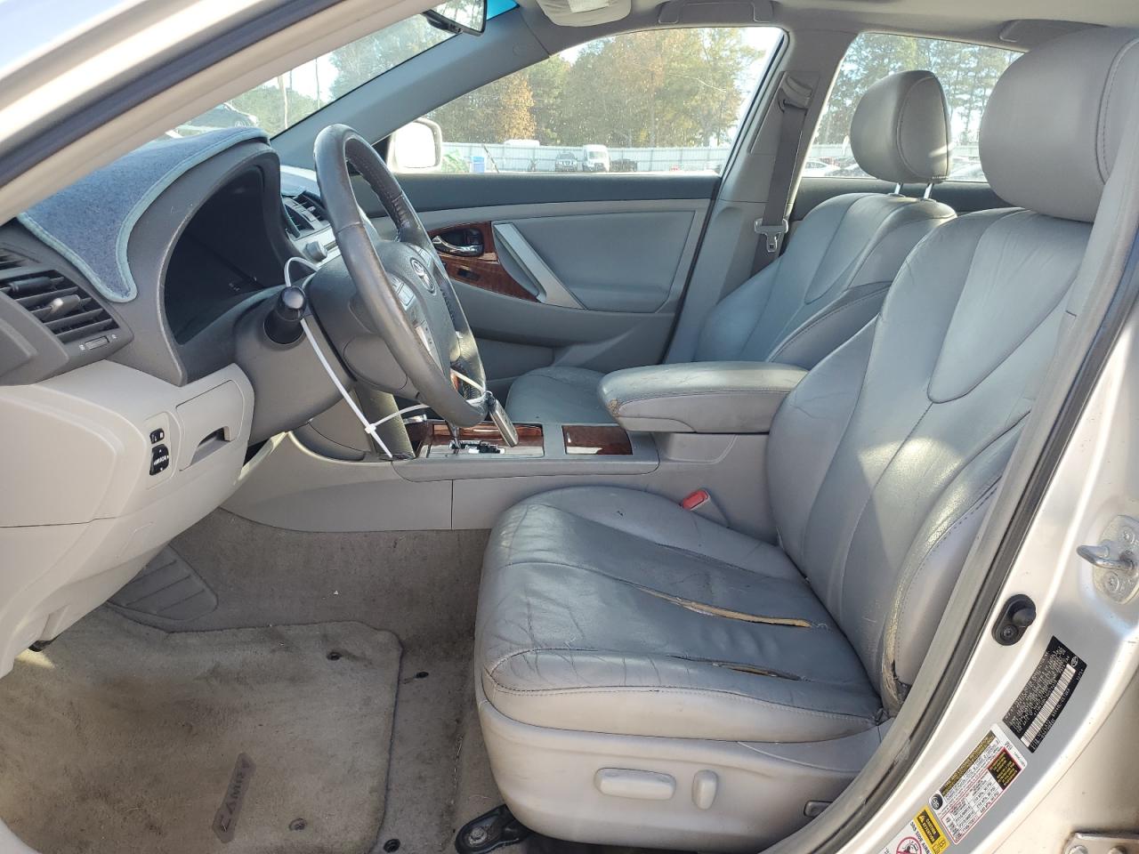 Toyota Camry Se Image 5