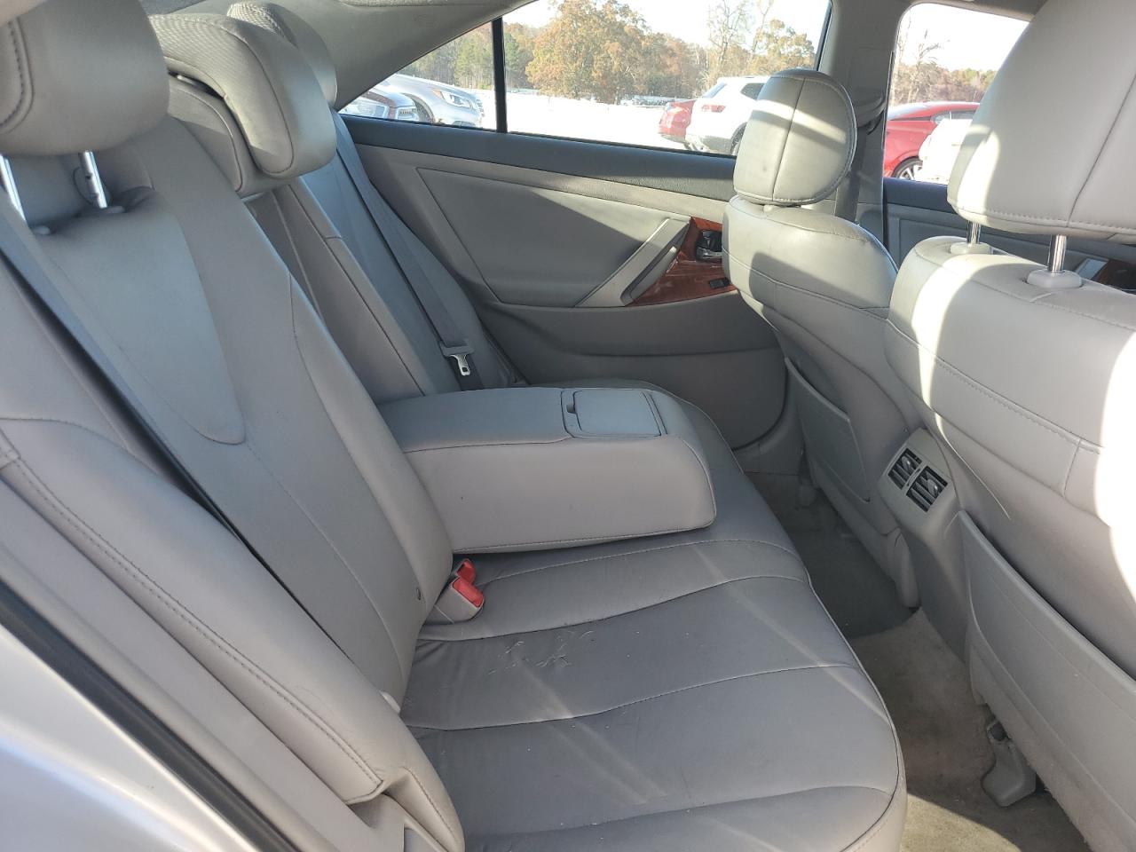 Toyota Camry Se Image 3