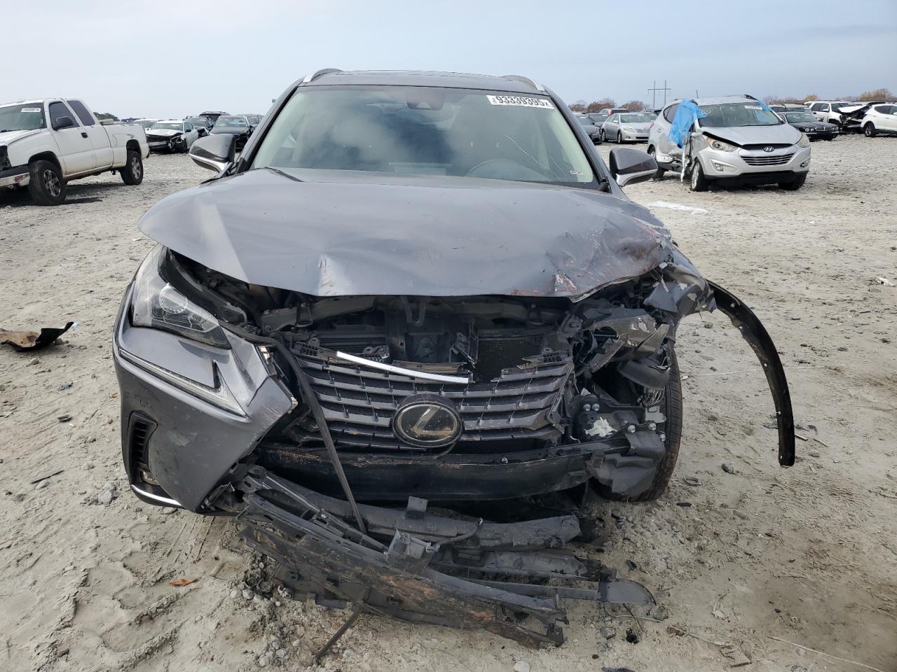 Lexus NX 300 Image 12