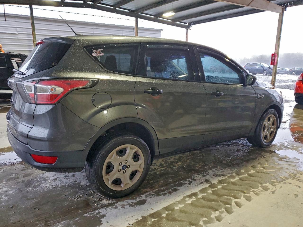 Ford Escape S Image 2