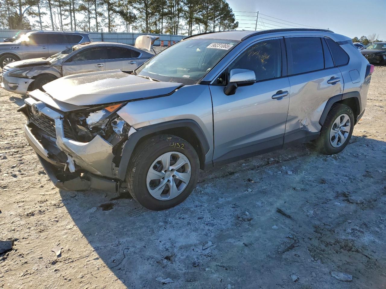 Toyota RAV4 Le Image 1