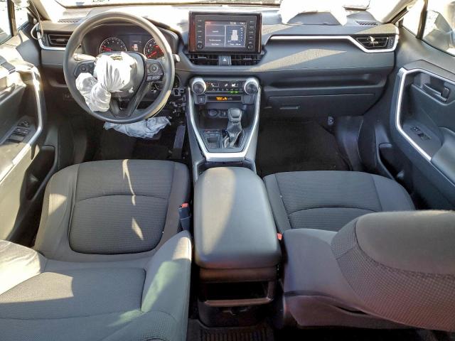 Toyota RAV4 Le Image 12