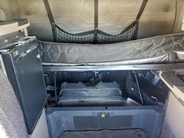 Freightliner Cascadia Image 6