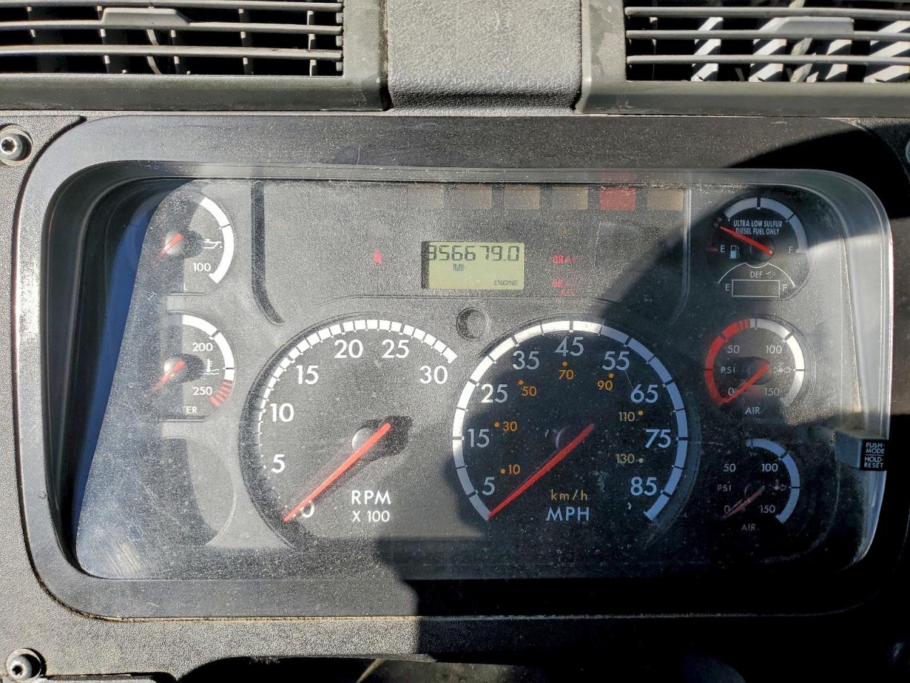 Freightliner Cascadia Image 4