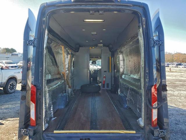 Ford Transit T-250 Image 7