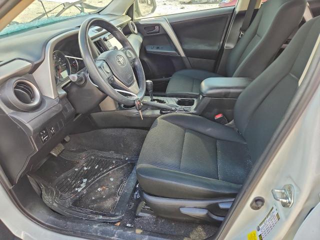 Toyota RAV4 Le Image 10