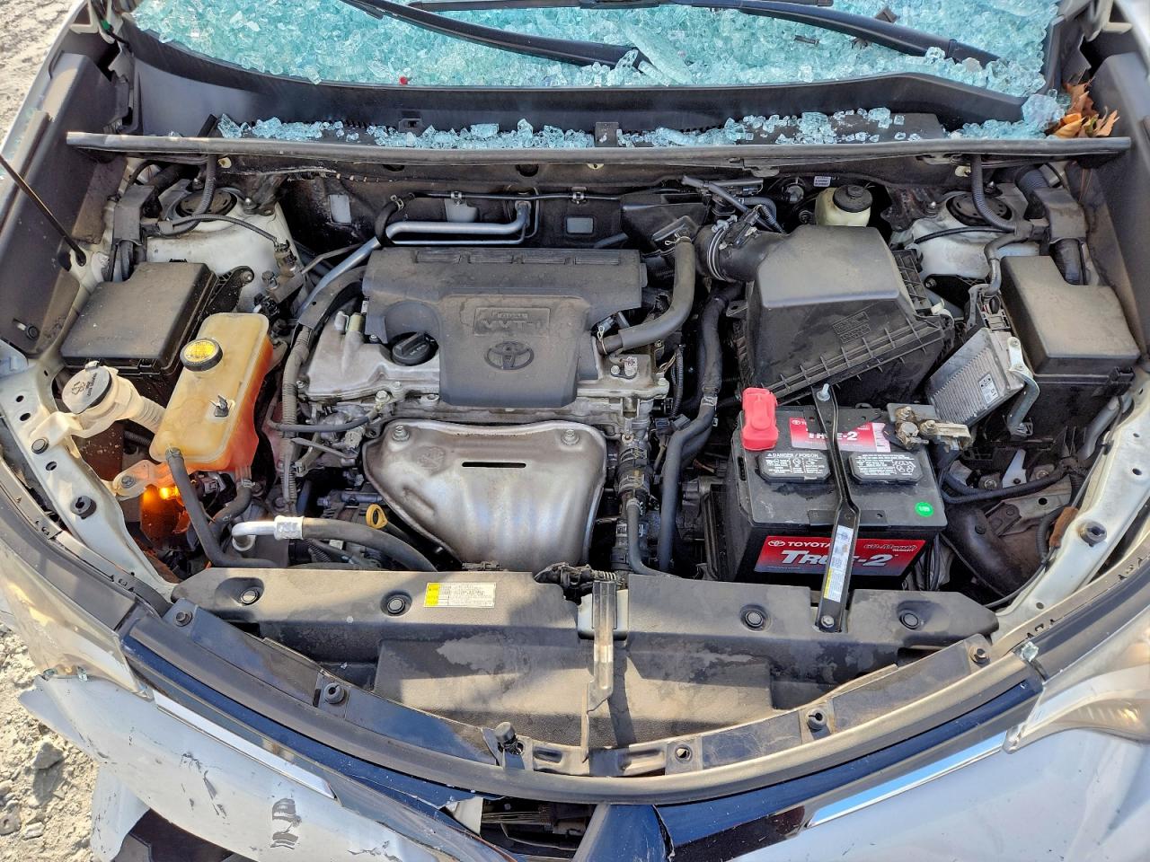 Toyota RAV4 Le Image 11