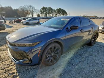  Salvage Toyota Crown Xle