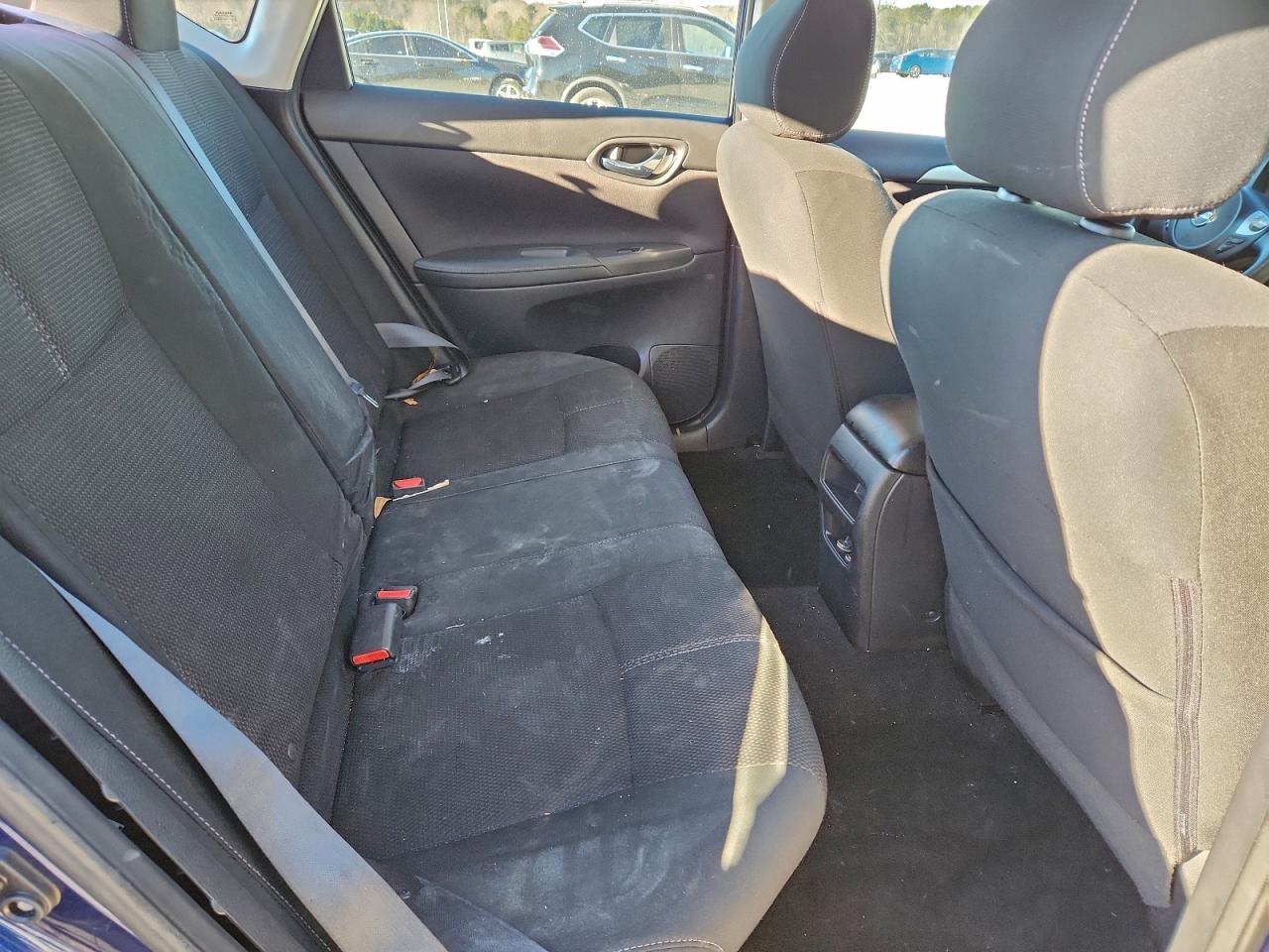 Nissan Sentra S Image 3