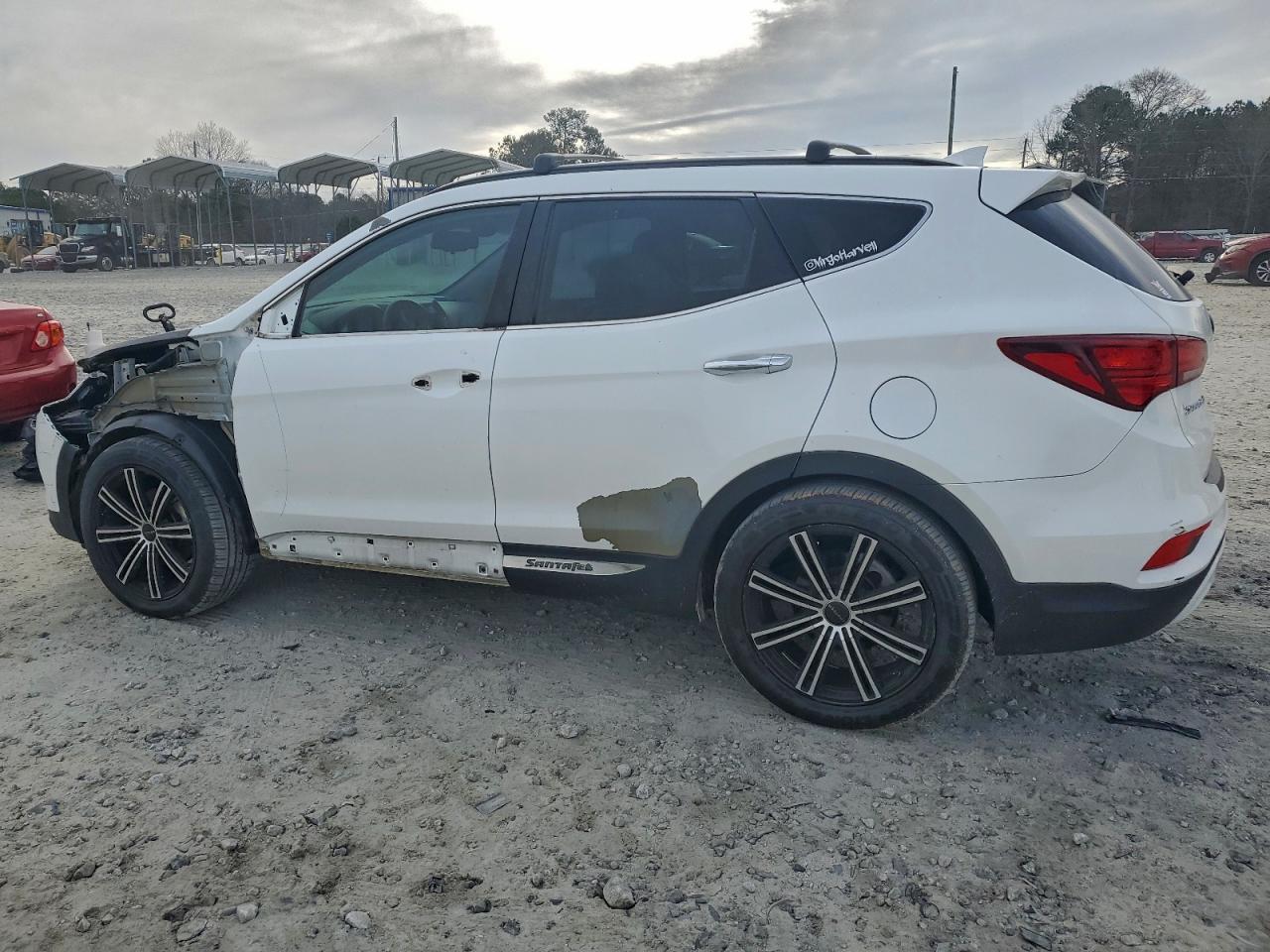 Hyundai SANTA FE Image 2