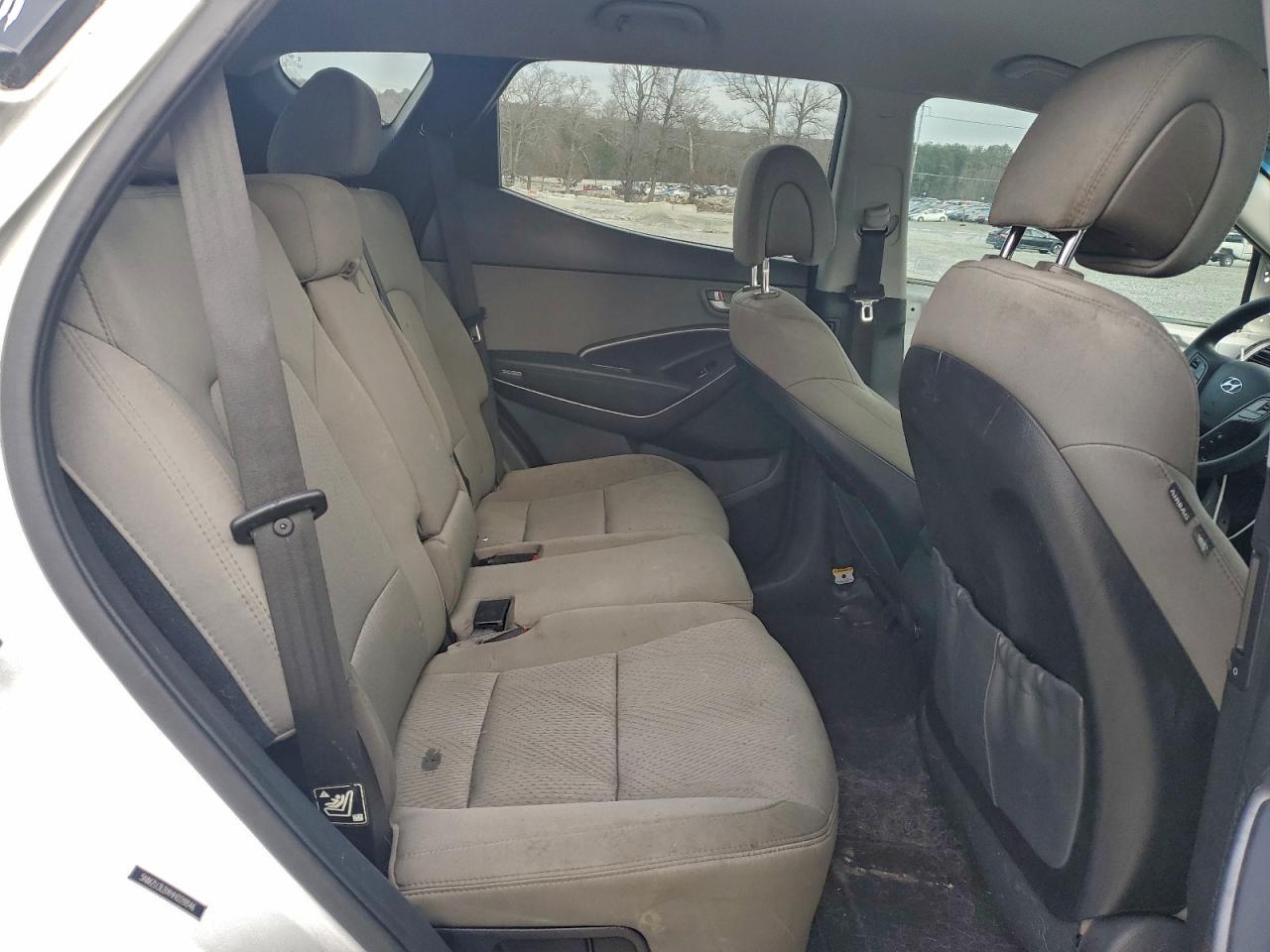 Hyundai SANTA FE Image 12