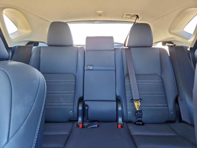 Lexus NX 300 Base Image 5