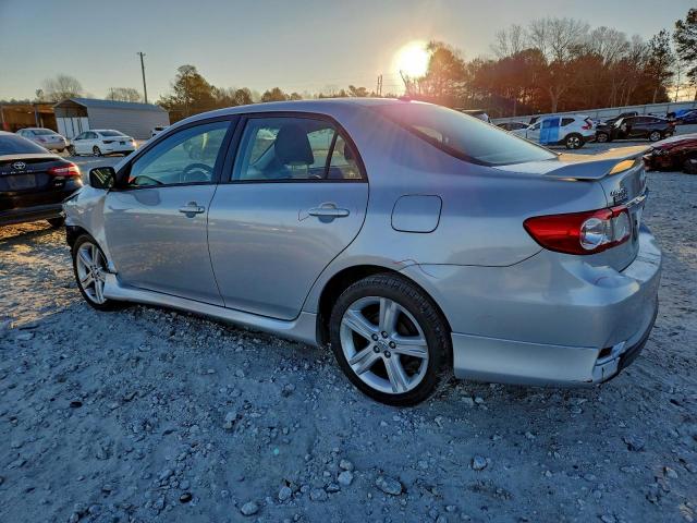 Toyota Corolla Base Image 3