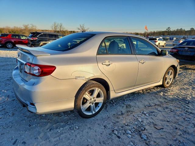 Toyota Corolla Base Image 2