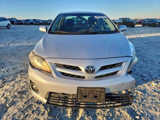 Toyota Corolla Base Image 5