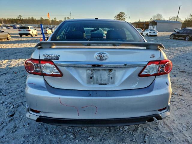 Toyota Corolla Base Image 11