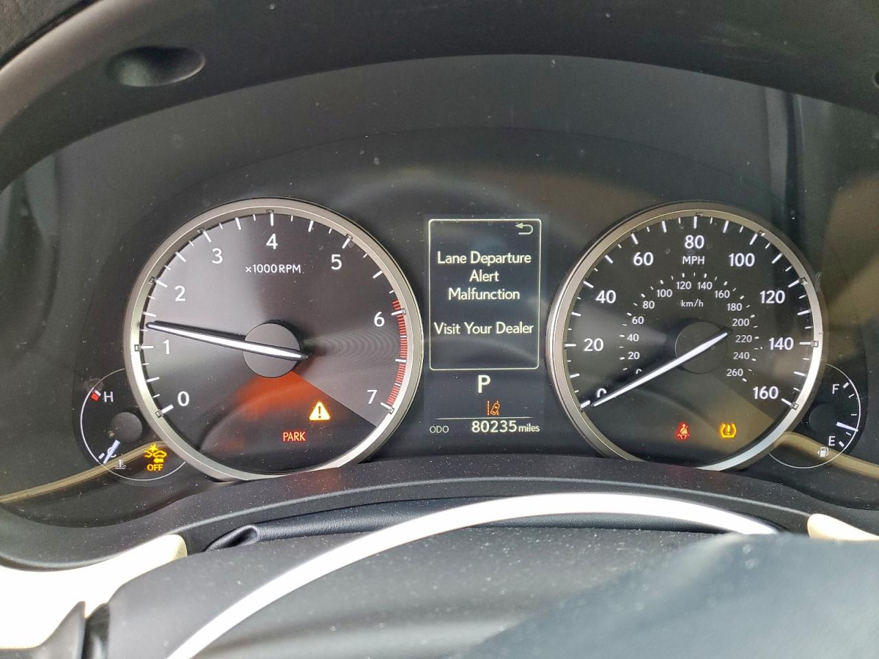 Lexus NX 300 Base Image 10