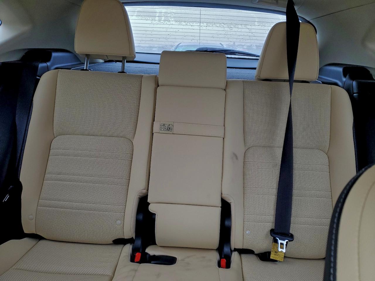 Lexus NX 300 Base Image 12