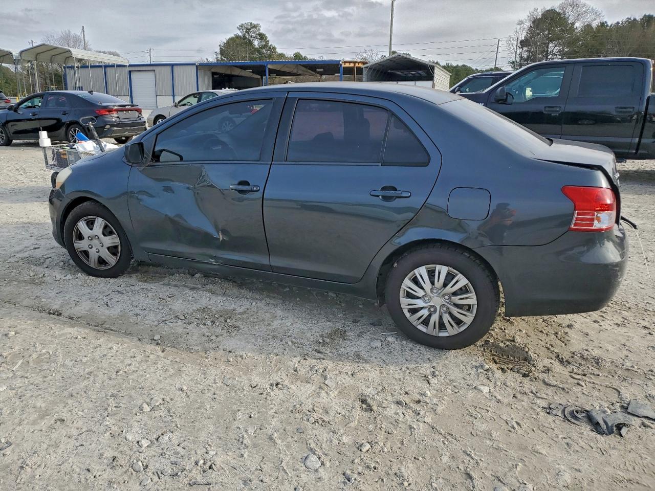 Toyota Yaris Image 2